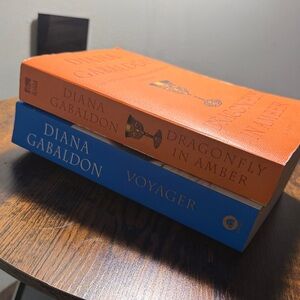 Dragonfly in Amber and Voyager Books